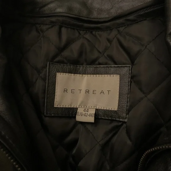 Retreat Jacket - Picture 2 of 3